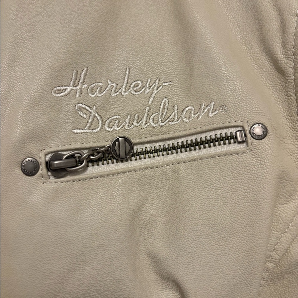 Harley-Davidson Women's Beige Leather Jacket with Eagle Design size medium - Picture 7 of 9